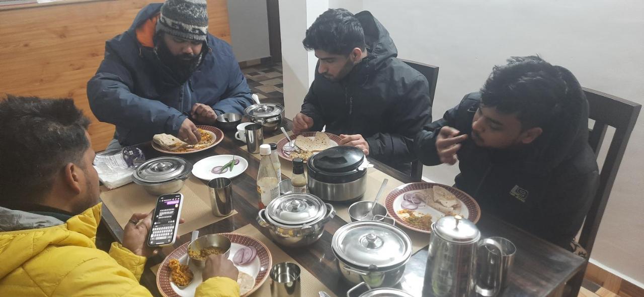 Wanderers Homestay -All Mountain Facing Rooms كالبا المظهر الخارجي الصورة
